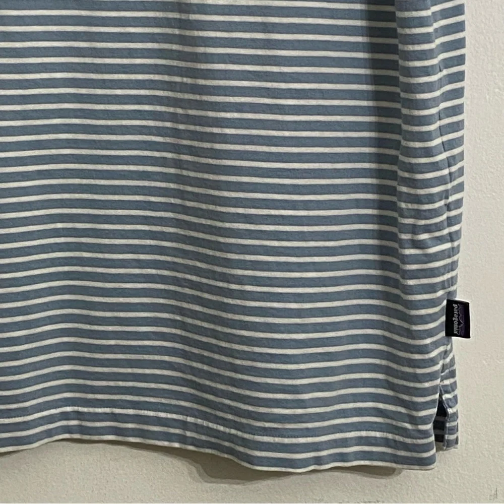 Patagonia Men's Polo Shirt Medium Blue and White Stripes Cotton preppy Casual - Picture 3 of 6